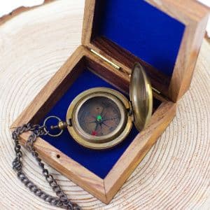 Malý kompas v kazetě s vlastním gravírováním - dárek
